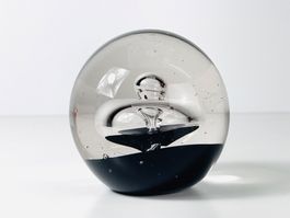 OYOY LIVING Denmark Glaskugel / Briefbeschwerer 8.5 cm (#2)